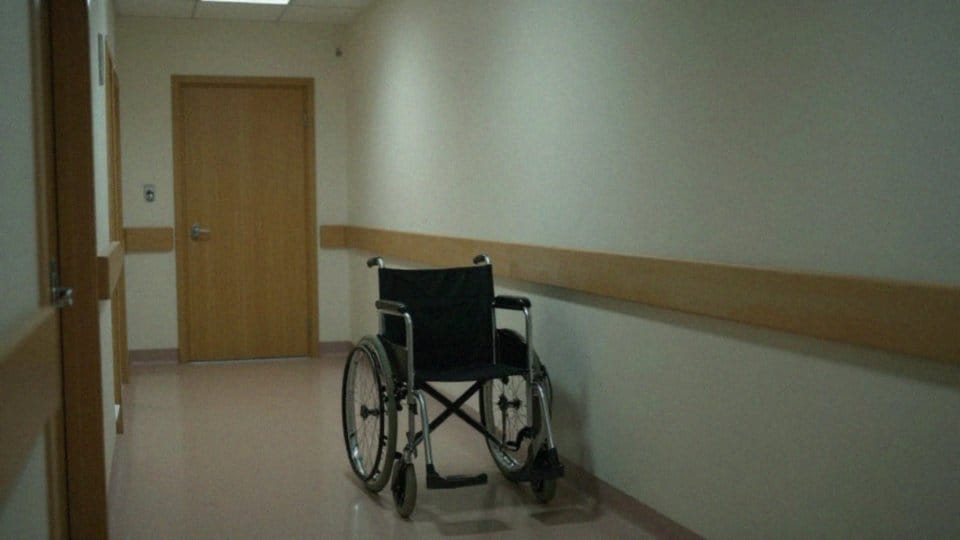 Jakie są powikłania po wywołaniu poronienia?