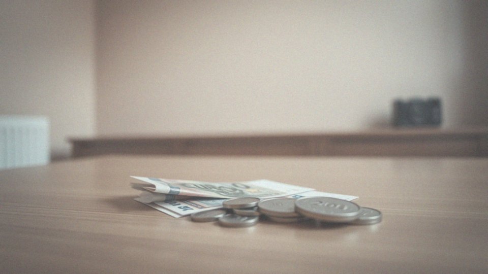 Dlaczego warto unikać wymiany euro w bankach?